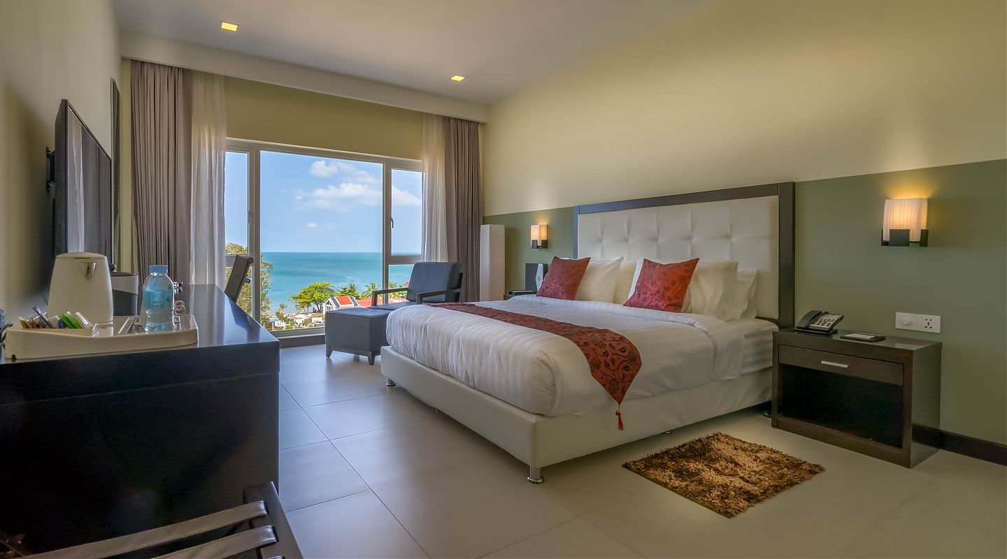 Rooms & Suites